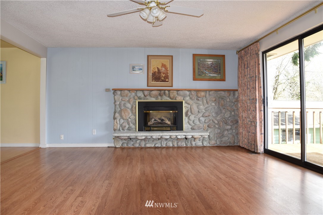 19137 94th Place Northeast Bothell, WA 98011 - Photo 2 of 9 Gallery Image 2