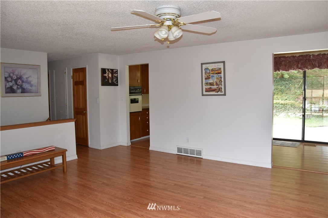 19137 94th Place Northeast Bothell, WA 98011 - Photo 3 of 9 Gallery Image 3