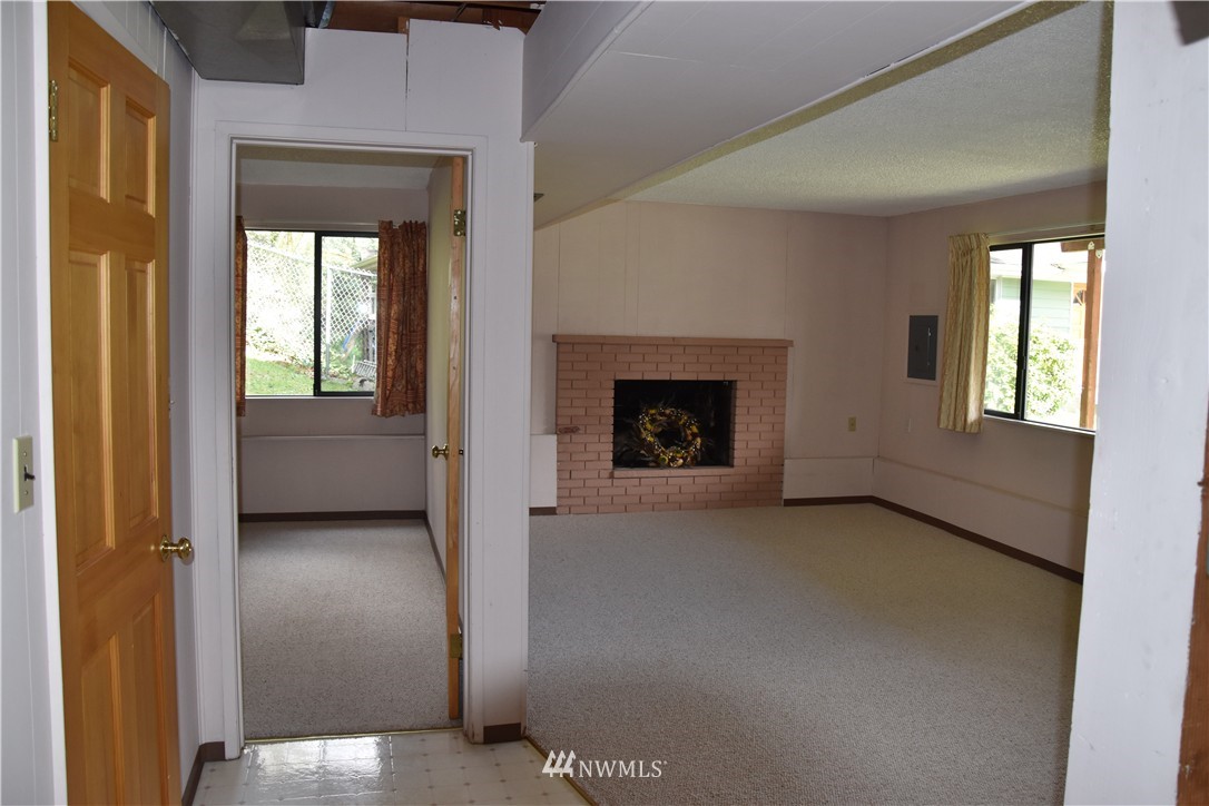 19137 94th Place Northeast Bothell, WA 98011 - Photo 5 of 9 Gallery Image 5