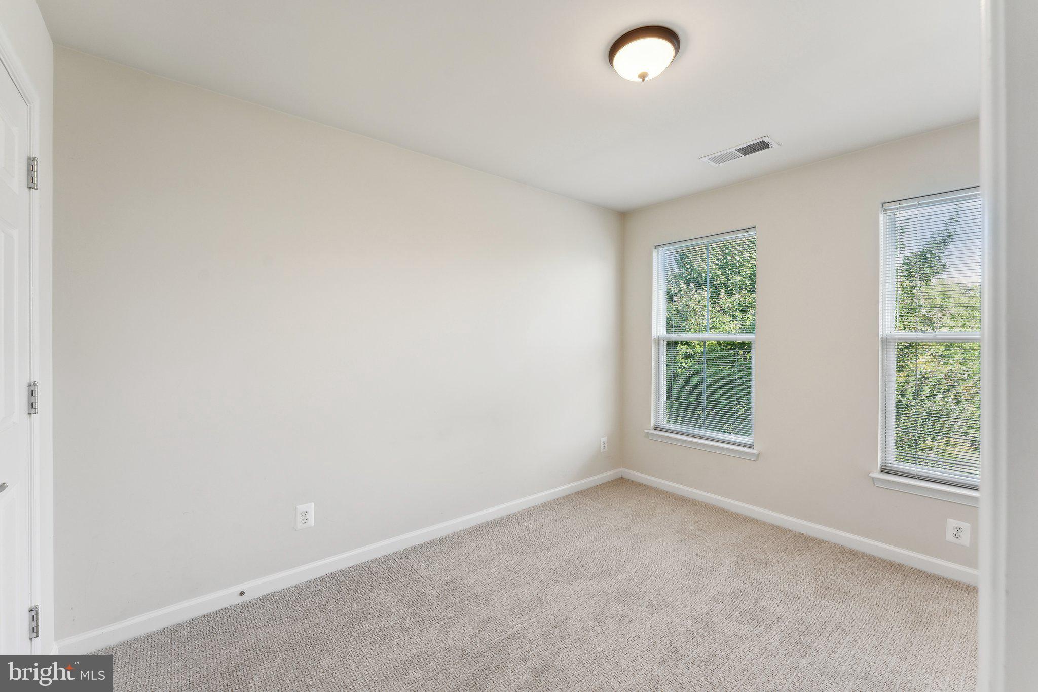 9481 Canonbury Square Fairfax, VA 22031 - Photo 16 of 25