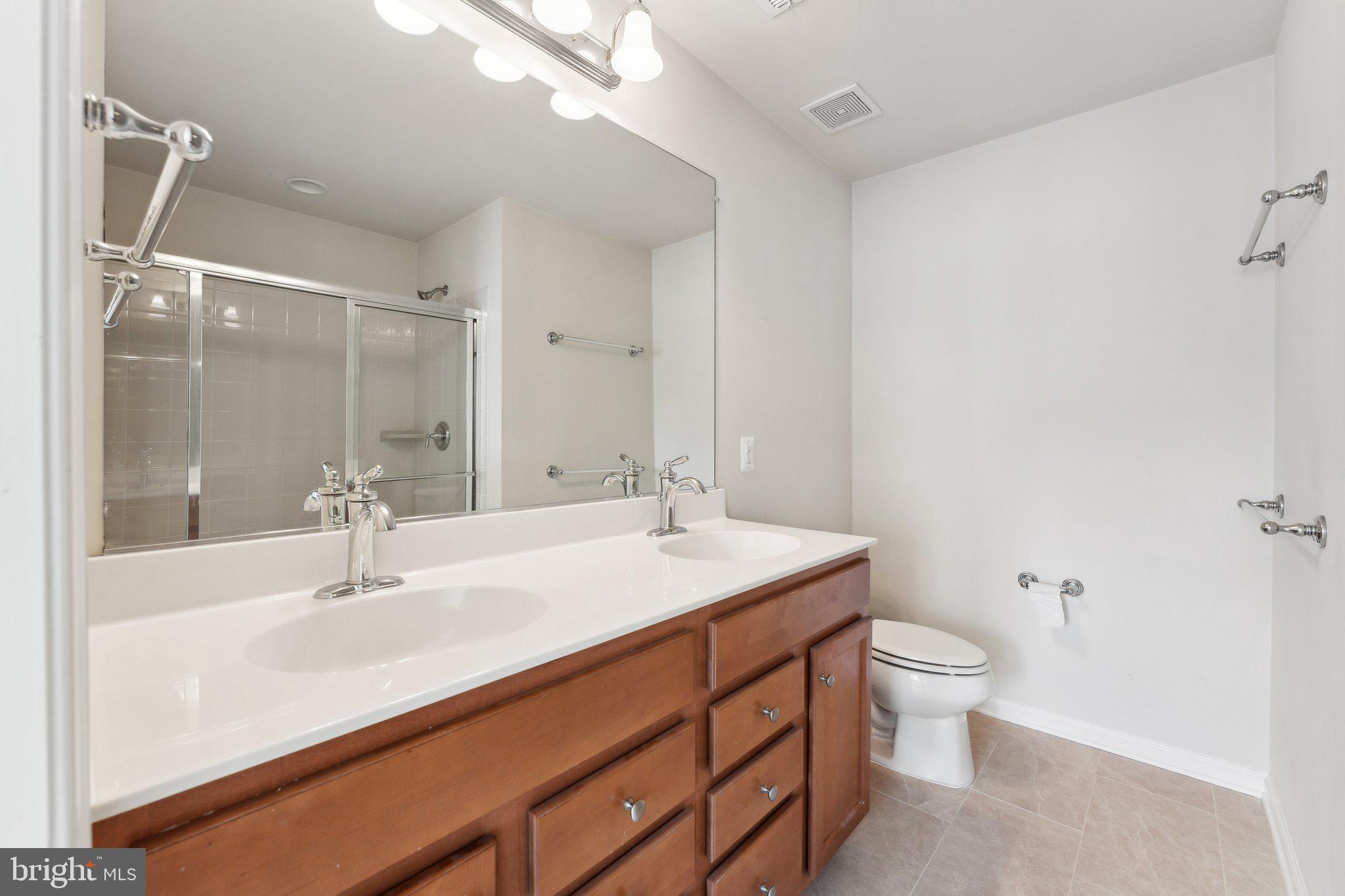 9481 Canonbury Square Fairfax, VA 22031 - Photo 18 of 25