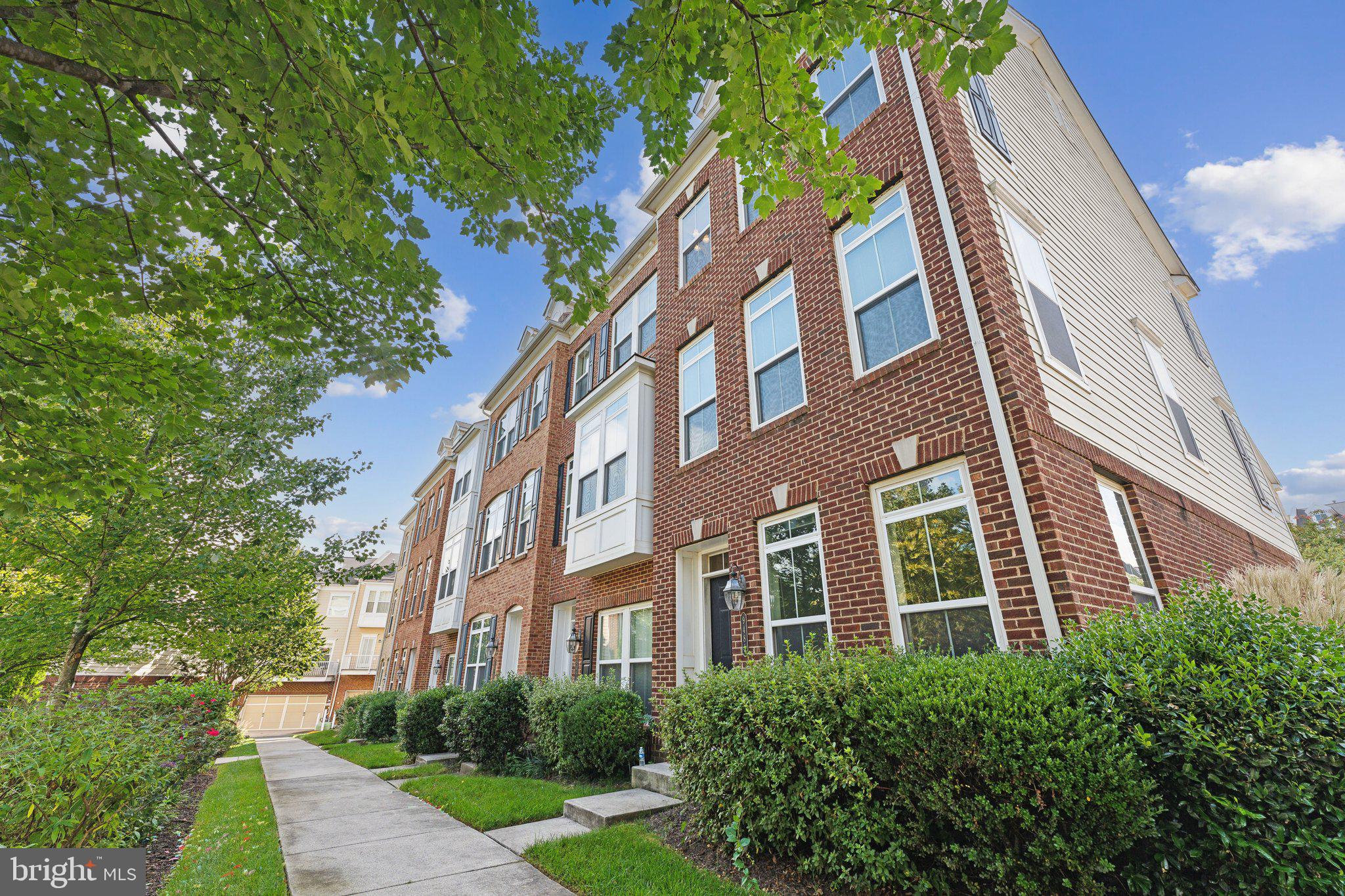 9481 Canonbury Square Fairfax, VA 22031 - Photo 2 of 25