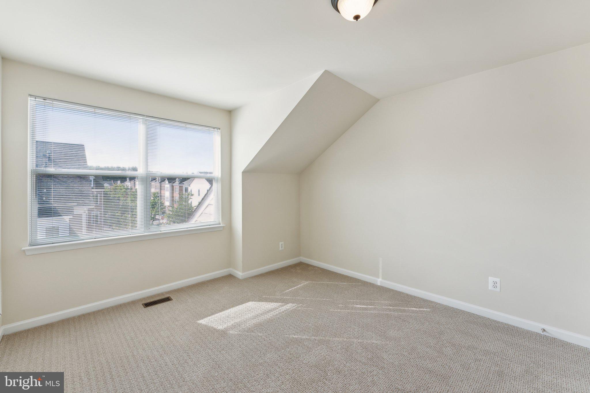 9481 Canonbury Square Fairfax, VA 22031 - Photo 22 of 25