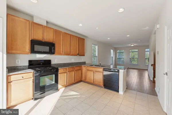 $3,500 | 9481 Canonbury Square, Fairfax, VA 22031