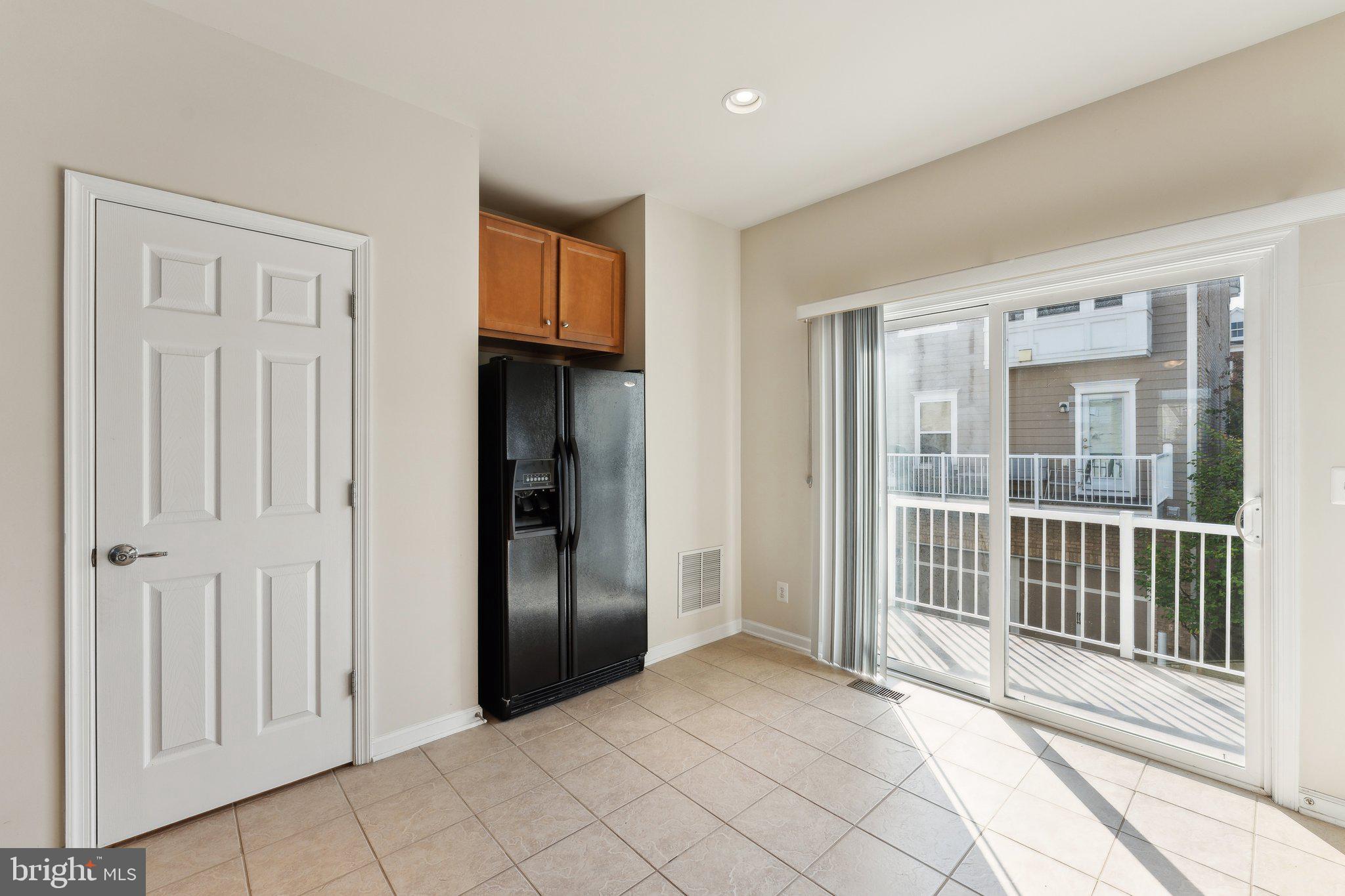 9481 Canonbury Square Fairfax, VA 22031 - Photo 5 of 25