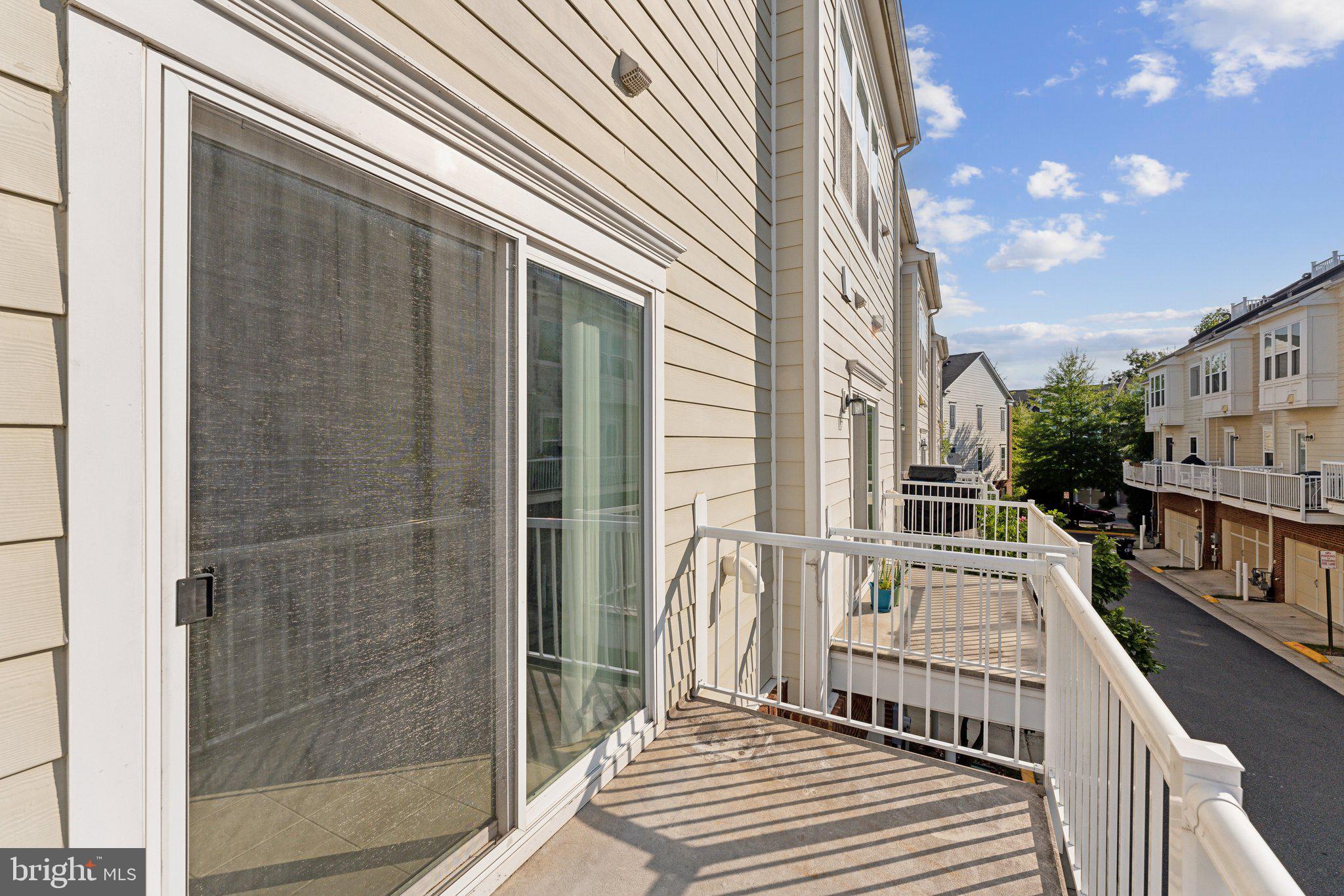 9481 Canonbury Square Fairfax, VA 22031 - Photo 7 of 25