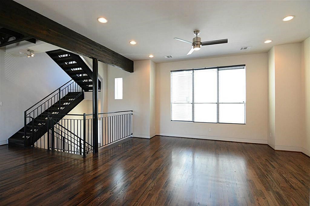 4708 Crawford Street Houston, TX 77004 - Photo 5 of 21 Huge Family room