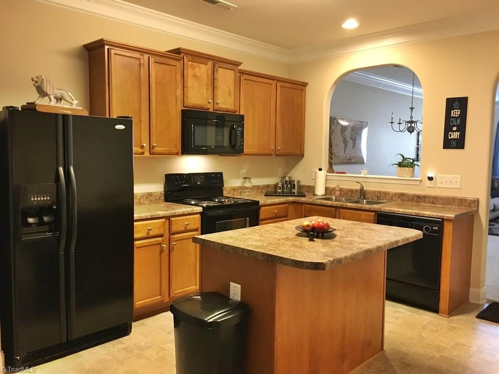 3784 Shadow Ridge Drive High Point, NC 27265 - Photo 4 of 20 Gallery Image 4