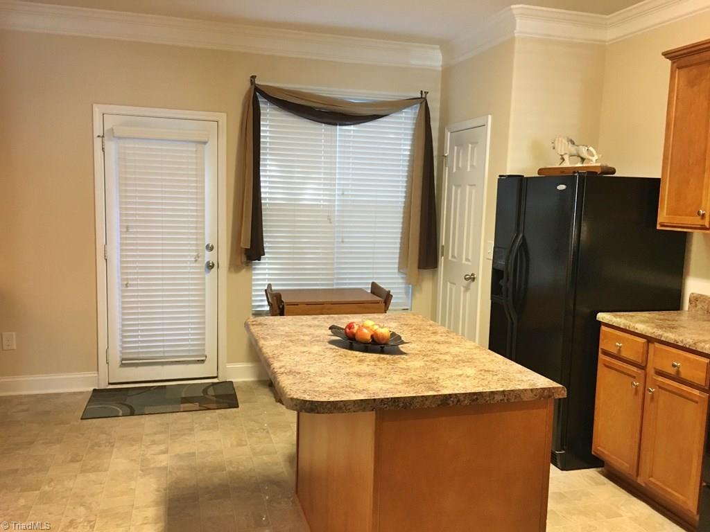 3784 Shadow Ridge Drive High Point, NC 27265 - Photo 5 of 20 Gallery Image 5