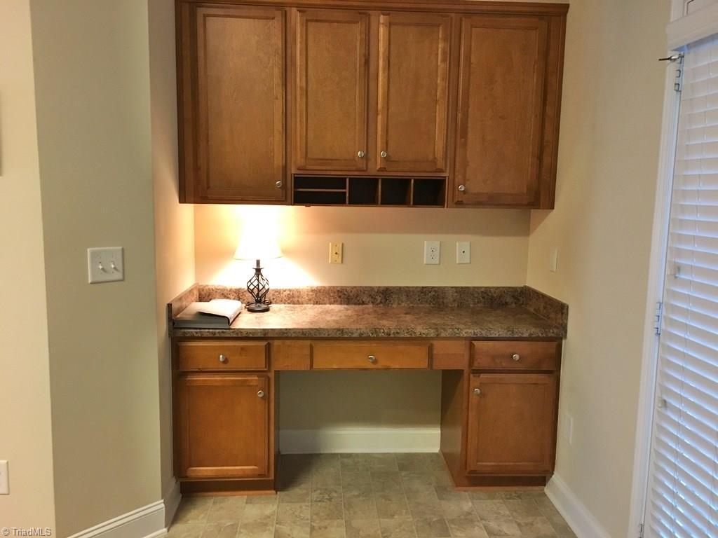 3784 Shadow Ridge Drive High Point, NC 27265 - Photo 6 of 20 Gallery Image 6
