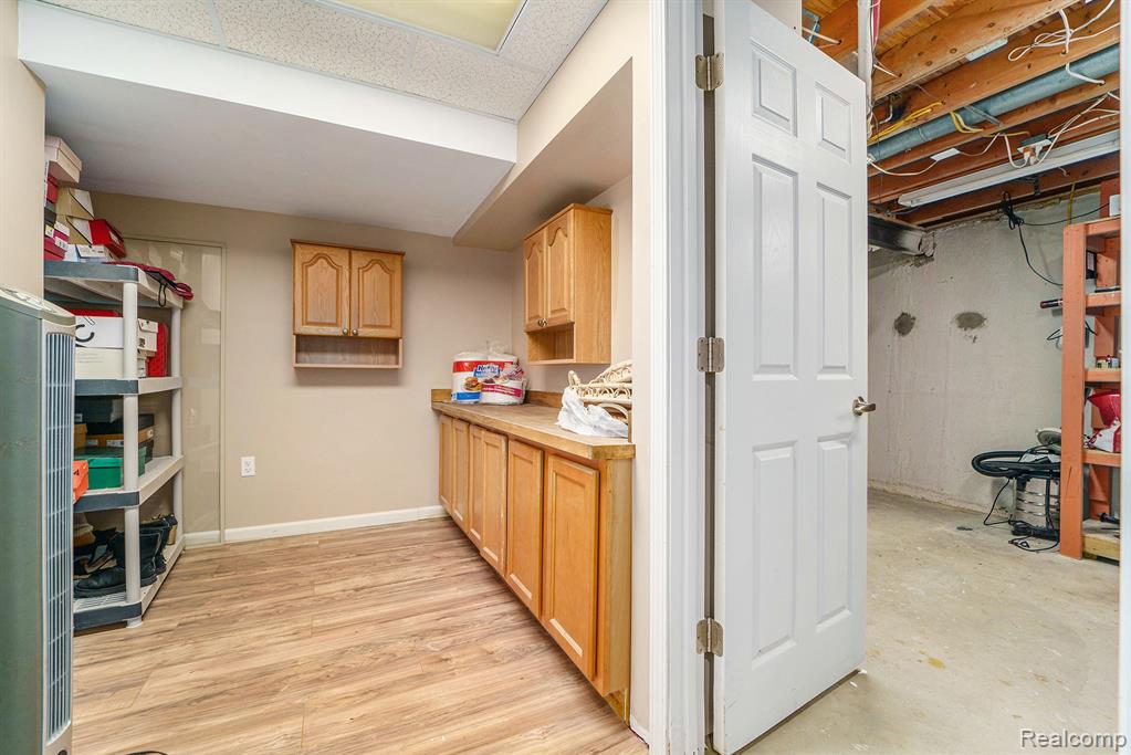 33521 Curtis Road Livonia, MI 48152 - Photo 25 of 33