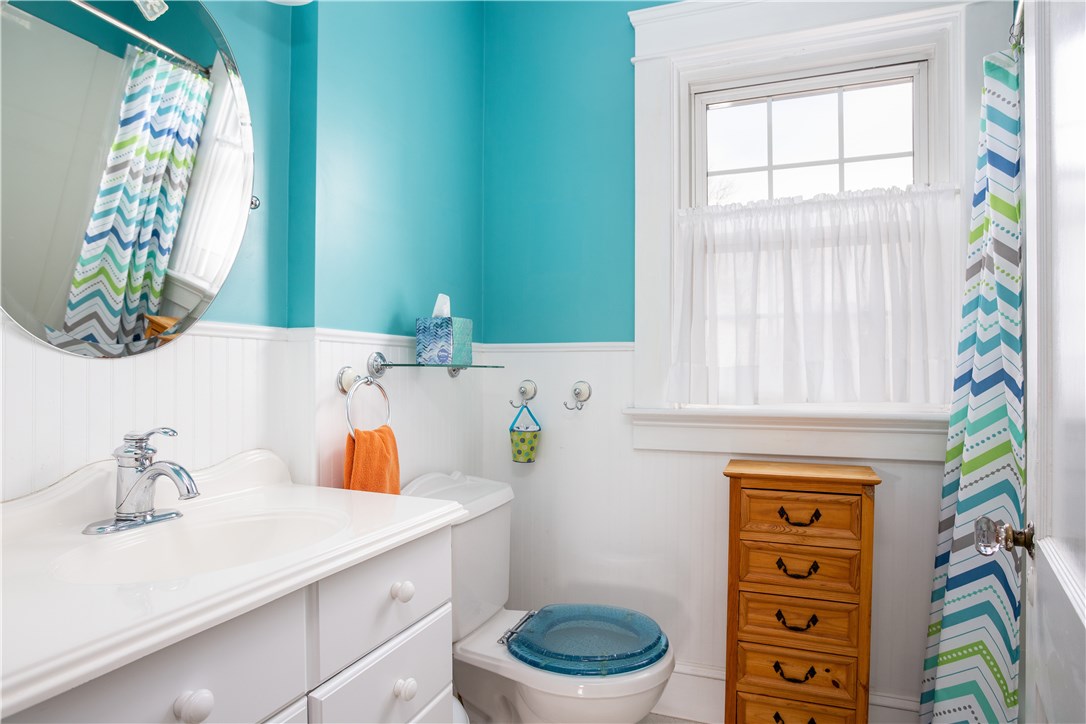 5359 Post Road East Greenwich, RI 02818 - Photo 26 of 38 Full Bathroom on the second floor
