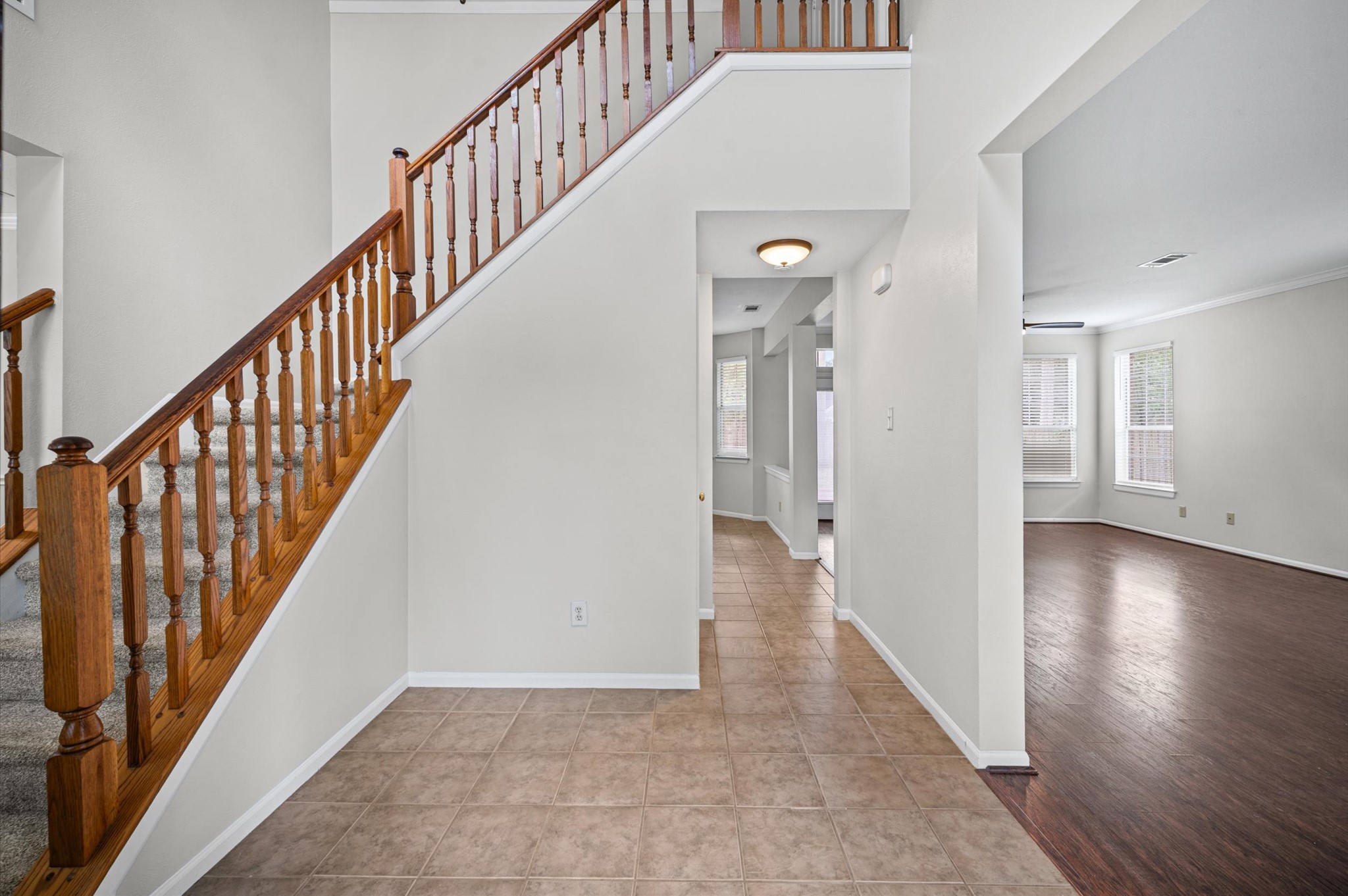 7 Grey Birch Place Spring, TX 77381 - Photo 4 of 33