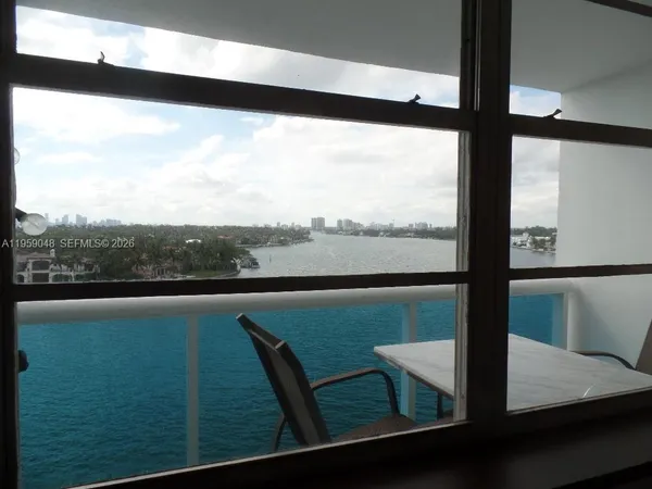 $2,700 | 6770 Indian Creek Drive, Unit 8F, Miami Beach, FL 33141