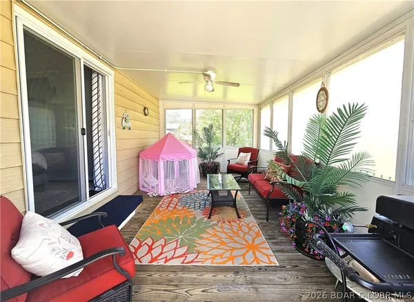 $384,900 | 421 West Bourbon Street, Eldon, MO 65026