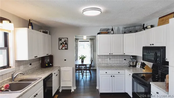 $399,900 | 421 West Bourbon Street, Eldon, MO 65026