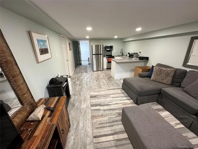 $1,800 | 171 West Walnut Street, Long Beach, NY 11561