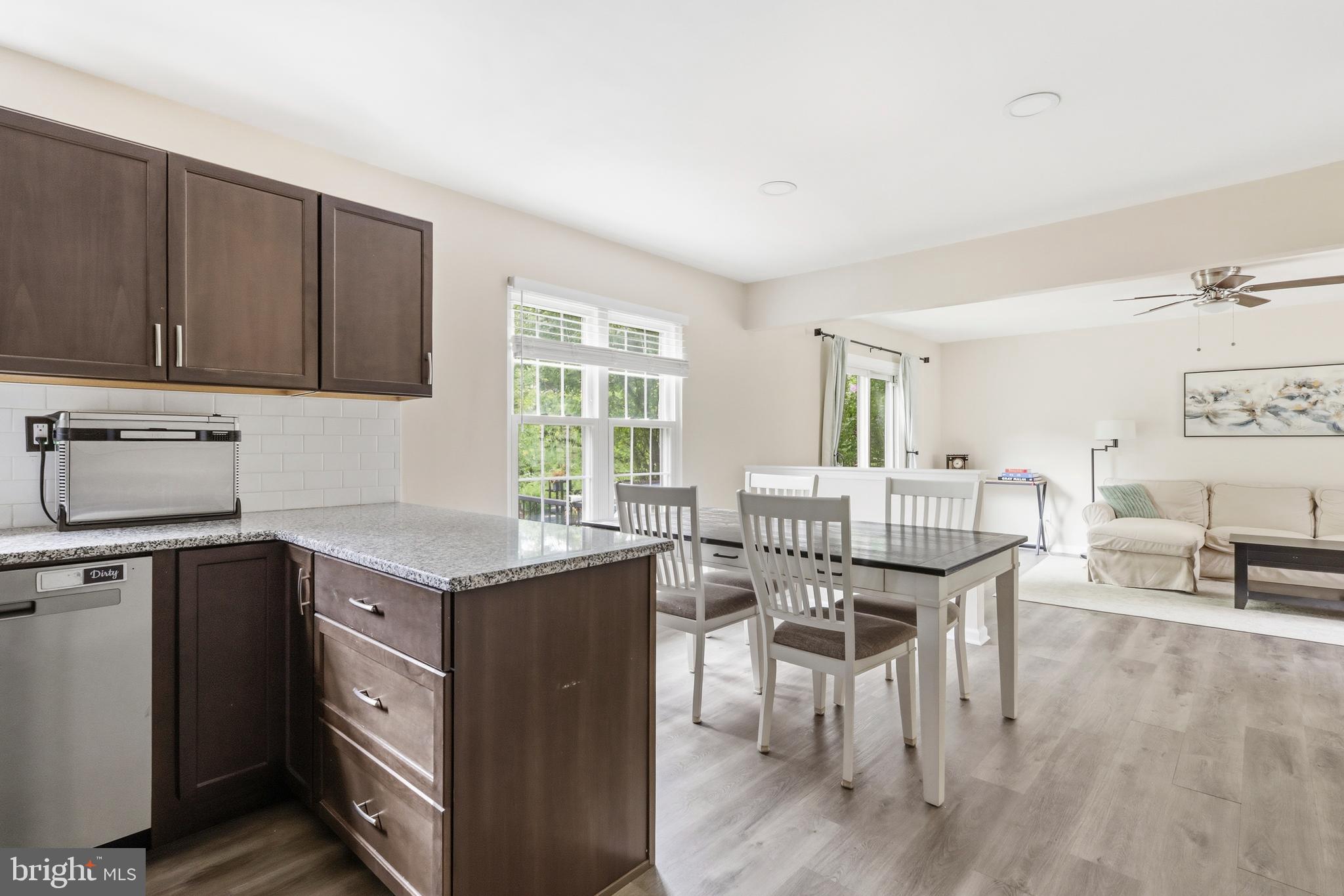 102 Rutledge Court North Wales, PA 19454 - Photo 7 of 30 Kitchen