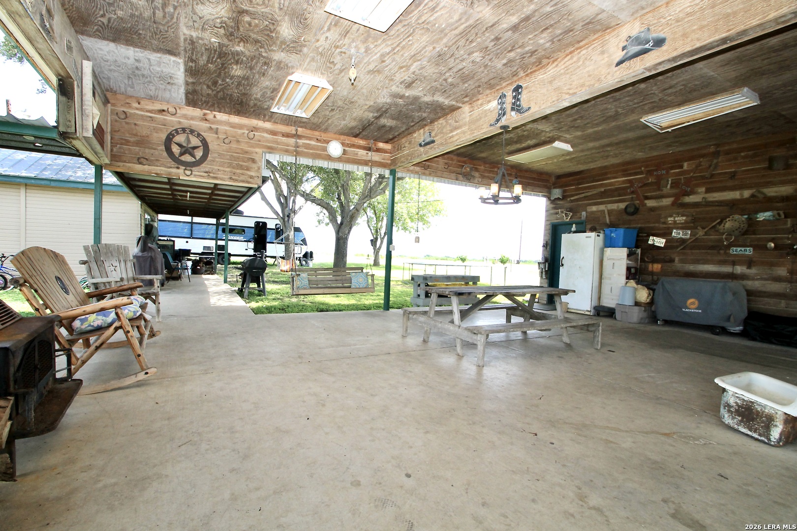 15122 Trawalter Road Atascosa, TX 78002 - Photo 21 of 31