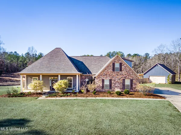 $549,900 | 154 Saddle Ridge, Florence, MS 39073