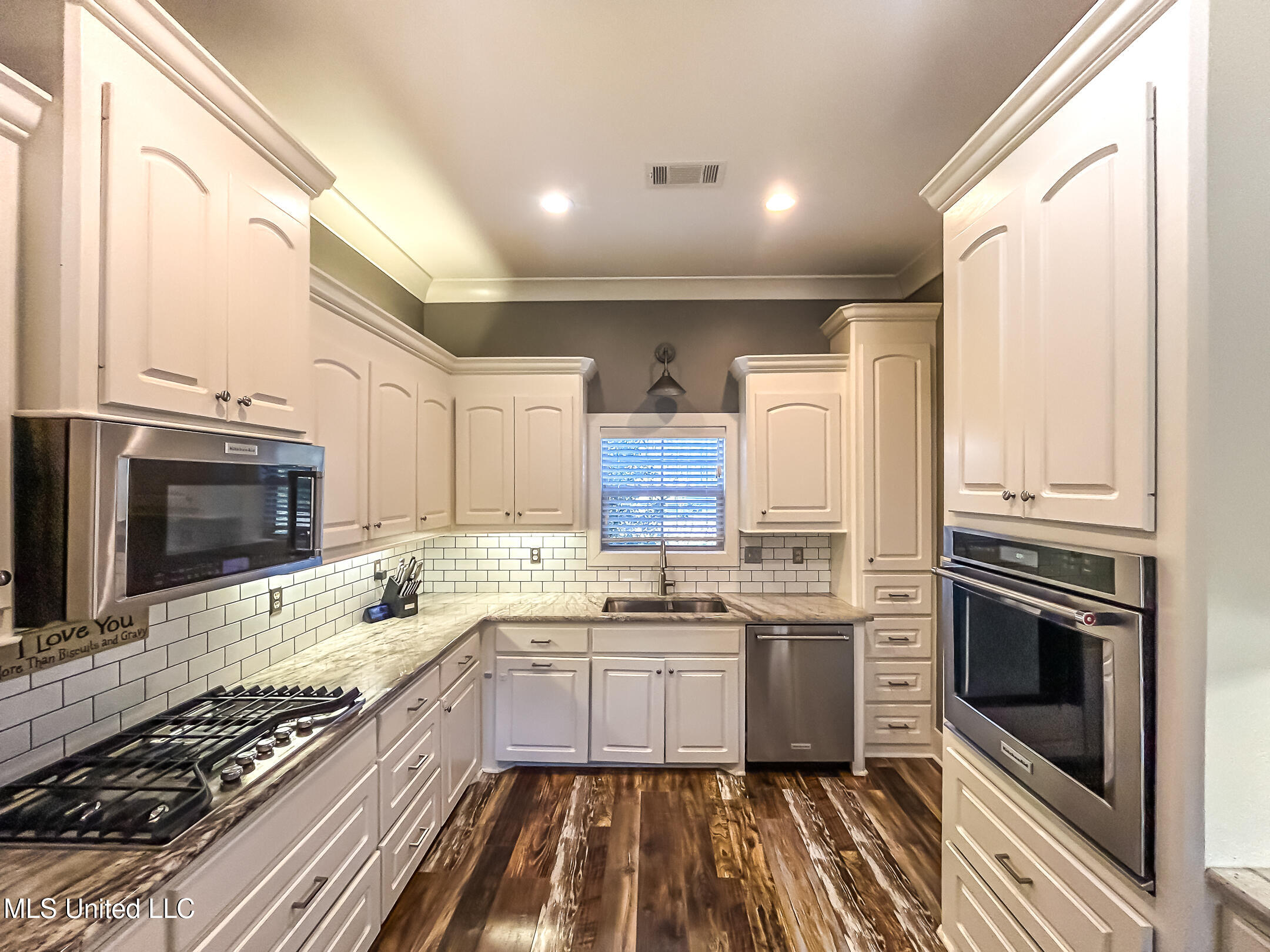 154 Saddle Ridge Florence, MS 39073 - Photo 6 of 41 154 Saddle Ridge Rd-11