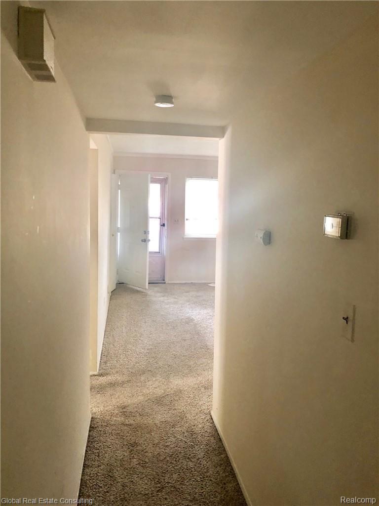 17120 Stephens Road Eastpointe, MI 48021 - Photo 11 of 29 IMG_9420.JPG