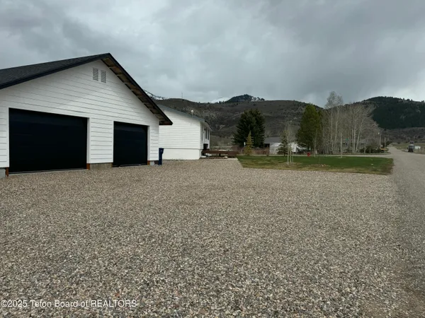 $537,500 | 226 Cottonwood Drive, Smoot, WY 83126
