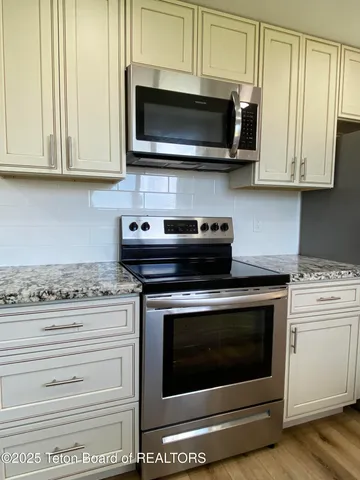 $539,000 | 226 Cottonwood Drive, Smoot, WY 83126