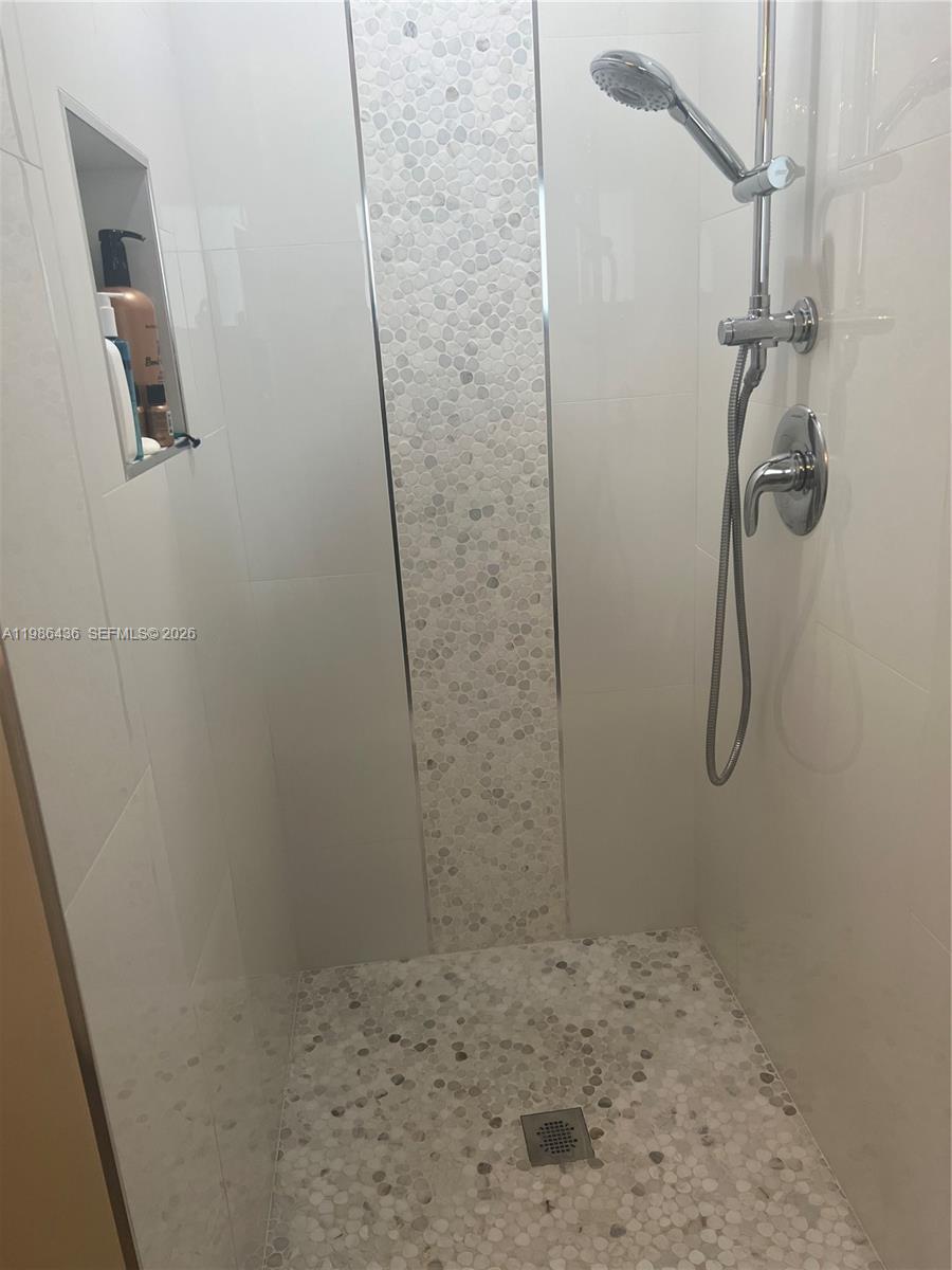 8221 Northwest 14th Street Plantation, FL 33322 - Photo 4 of 40
