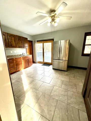 $1,300 | 408 South Gardiner Avenue, Rockford, IL 61104