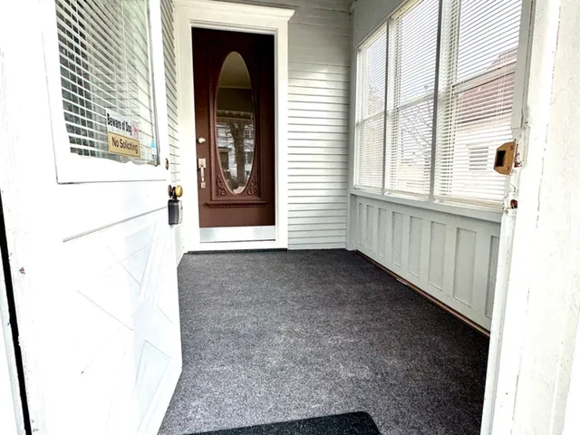 $1,300 | 408 South Gardiner Avenue, Rockford, IL 61104