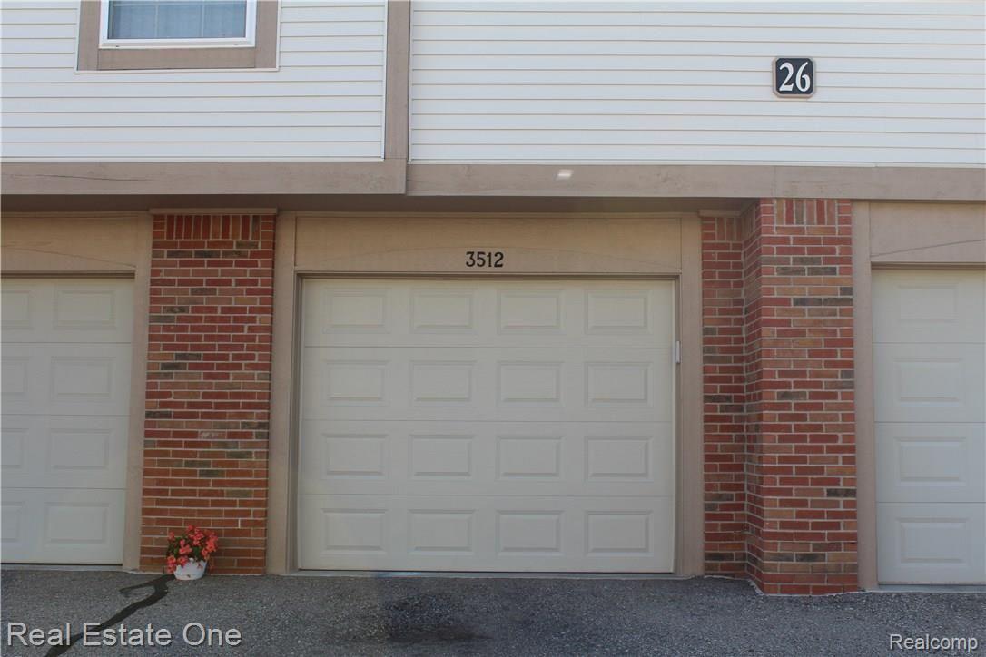 3512 Tremonte Cir Circle South, Unit 293 Rochester, MI 48306 - Photo 20 of 28 Garage