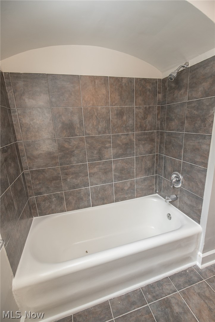 3857 Montevista Road Cleveland, OH 44121 - Photo 26 of 35