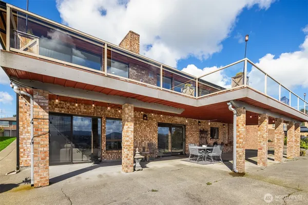$1,295,000 | 306 Seneca Place Northwest, Renton, WA 98057
