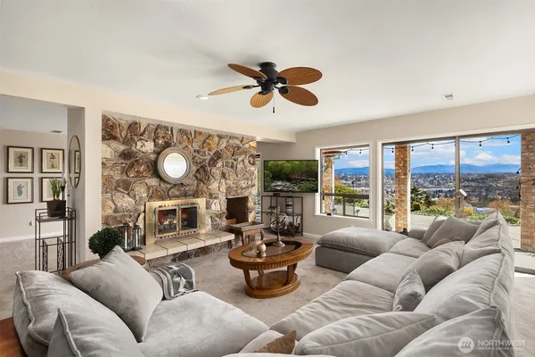 $1,295,000 | 306 Seneca Place Northwest, Renton, WA 98057