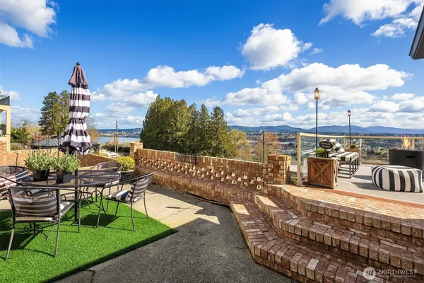 $1,295,000 | 306 Seneca Place Northwest, Renton, WA 98057