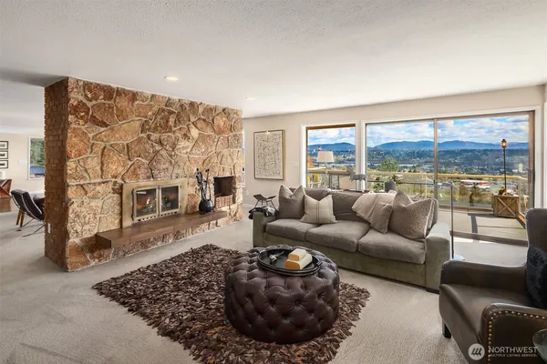 $1,295,000 | 306 Seneca Place Northwest, Renton, WA 98057