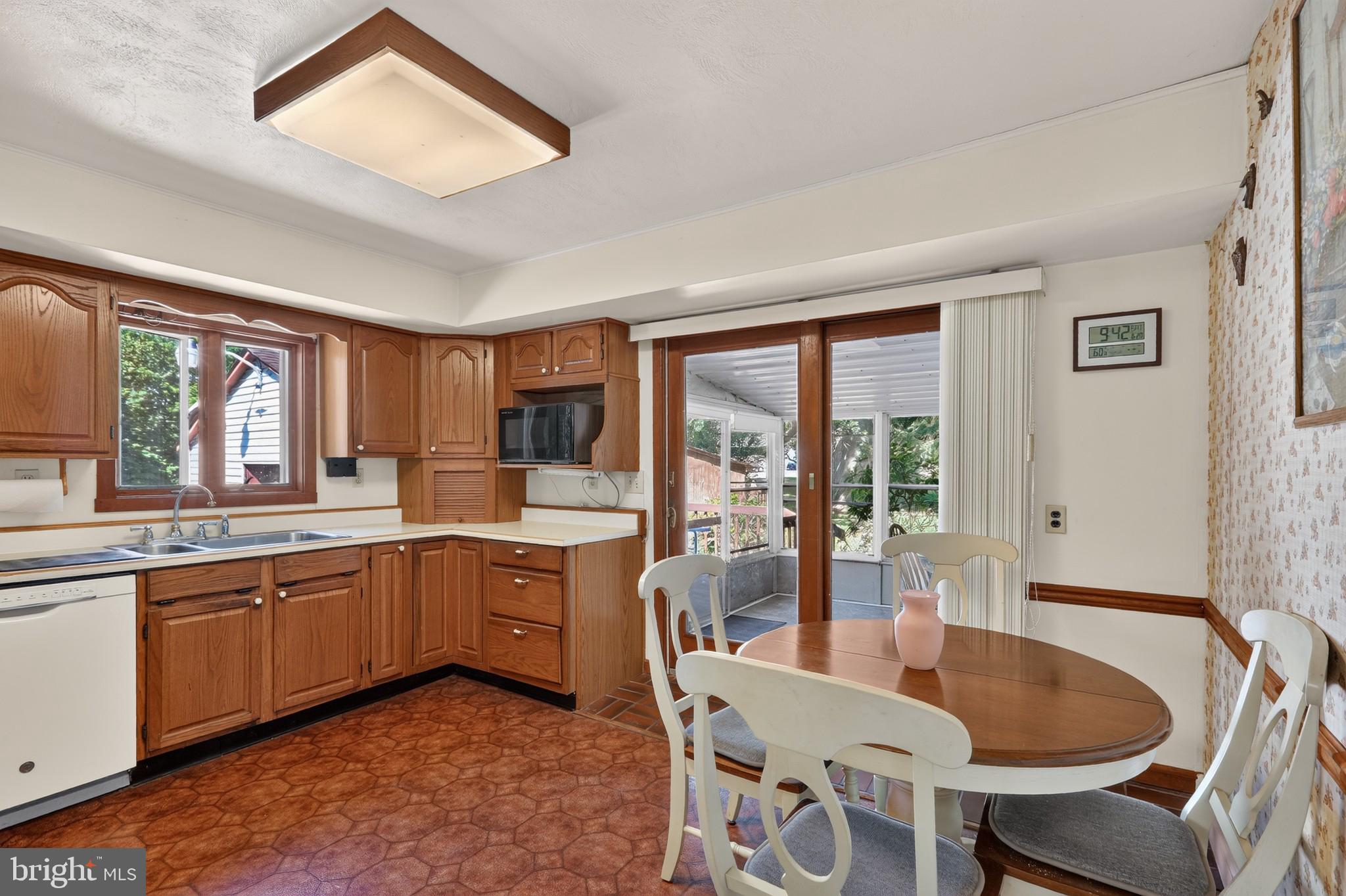 1720 Upper State Road Doylestown, PA 18901 - Photo 6 of 30 EIK w Access to Sunroom