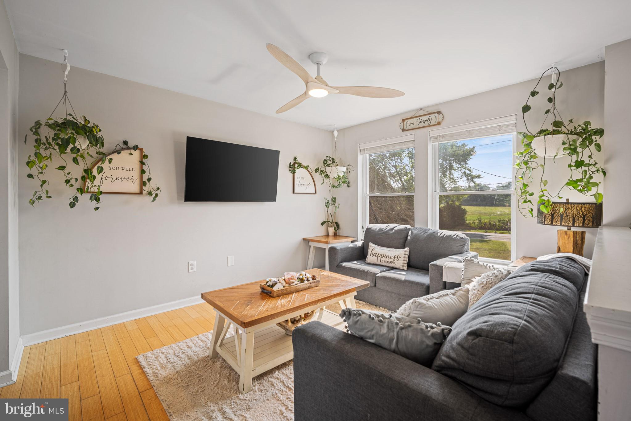 431 Cooper Folly Road Atco, NJ 08004 - Photo 4 of 30 Cozy living room