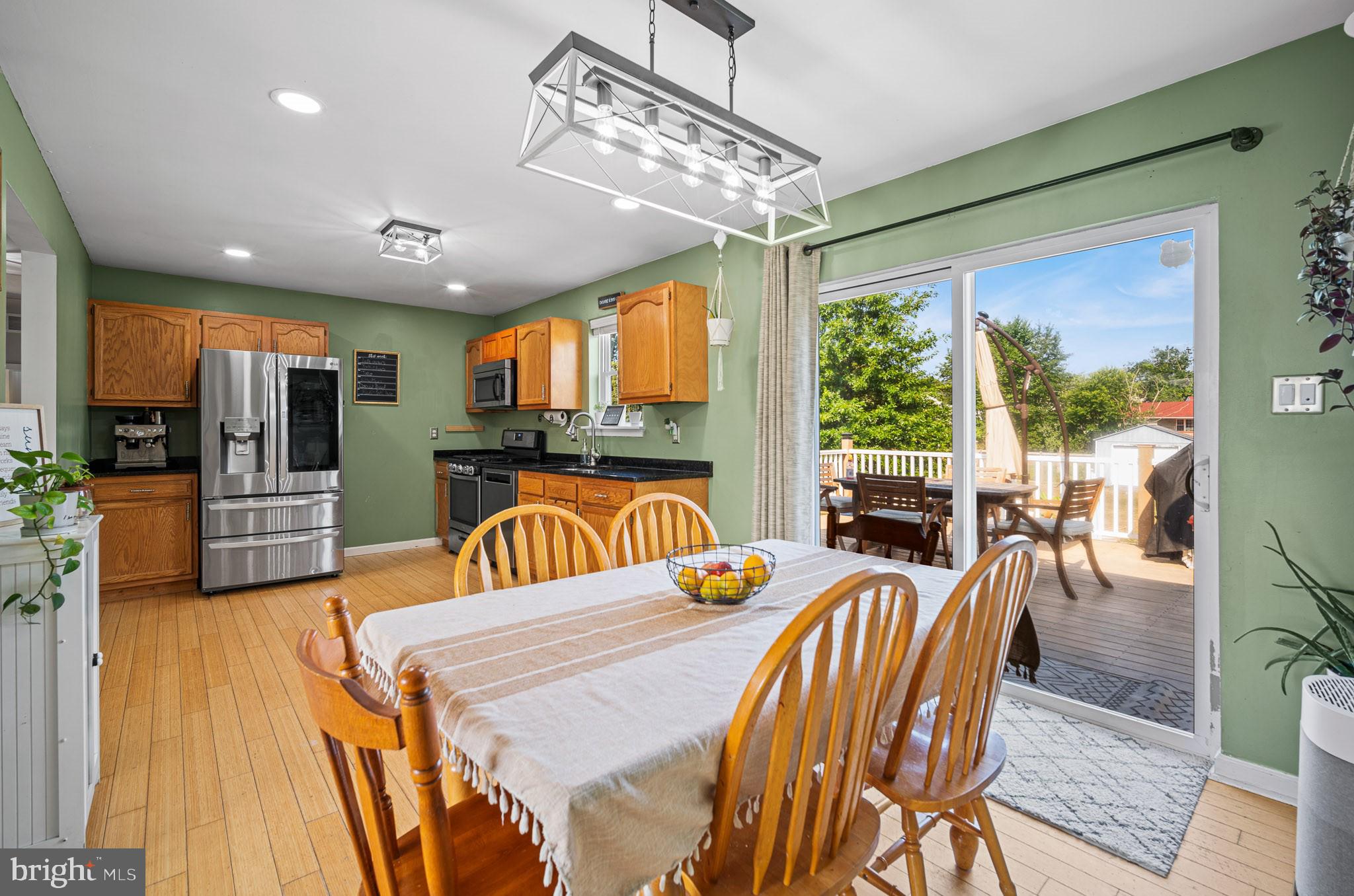 431 Cooper Folly Road Atco, NJ 08004 - Photo 7 of 30 Spacious eat in kitchen