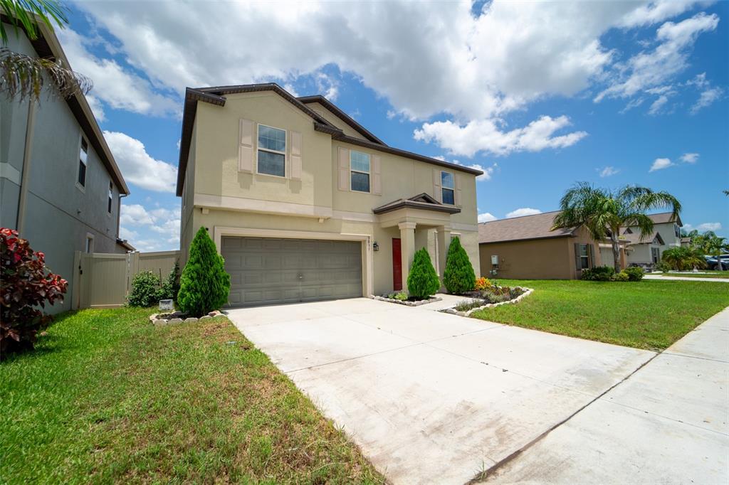 9831 Lemon Drop Loop Ruskin, FL 33573 - Photo 4 of 44