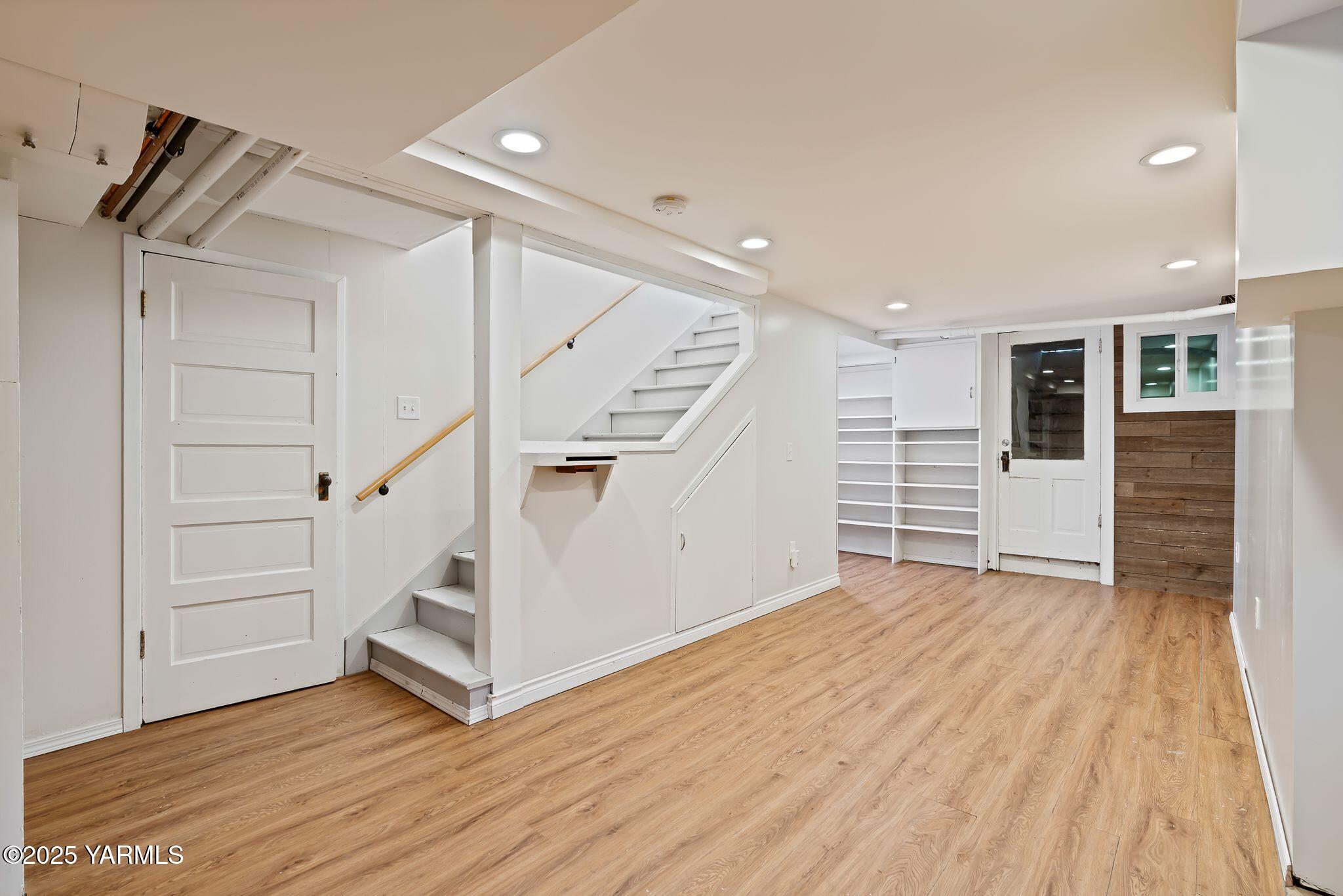 3310 Summitview Avenue Yakima, WA 98902 - Photo 26 of 39 a view of entryway with wooden floor