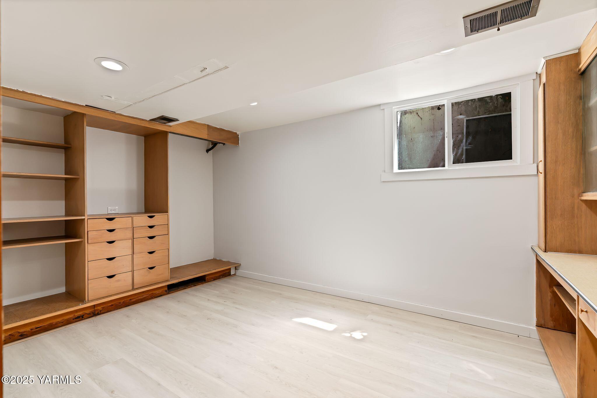 3310 Summitview Avenue Yakima, WA 98902 - Photo 29 of 39 a view of an empty room