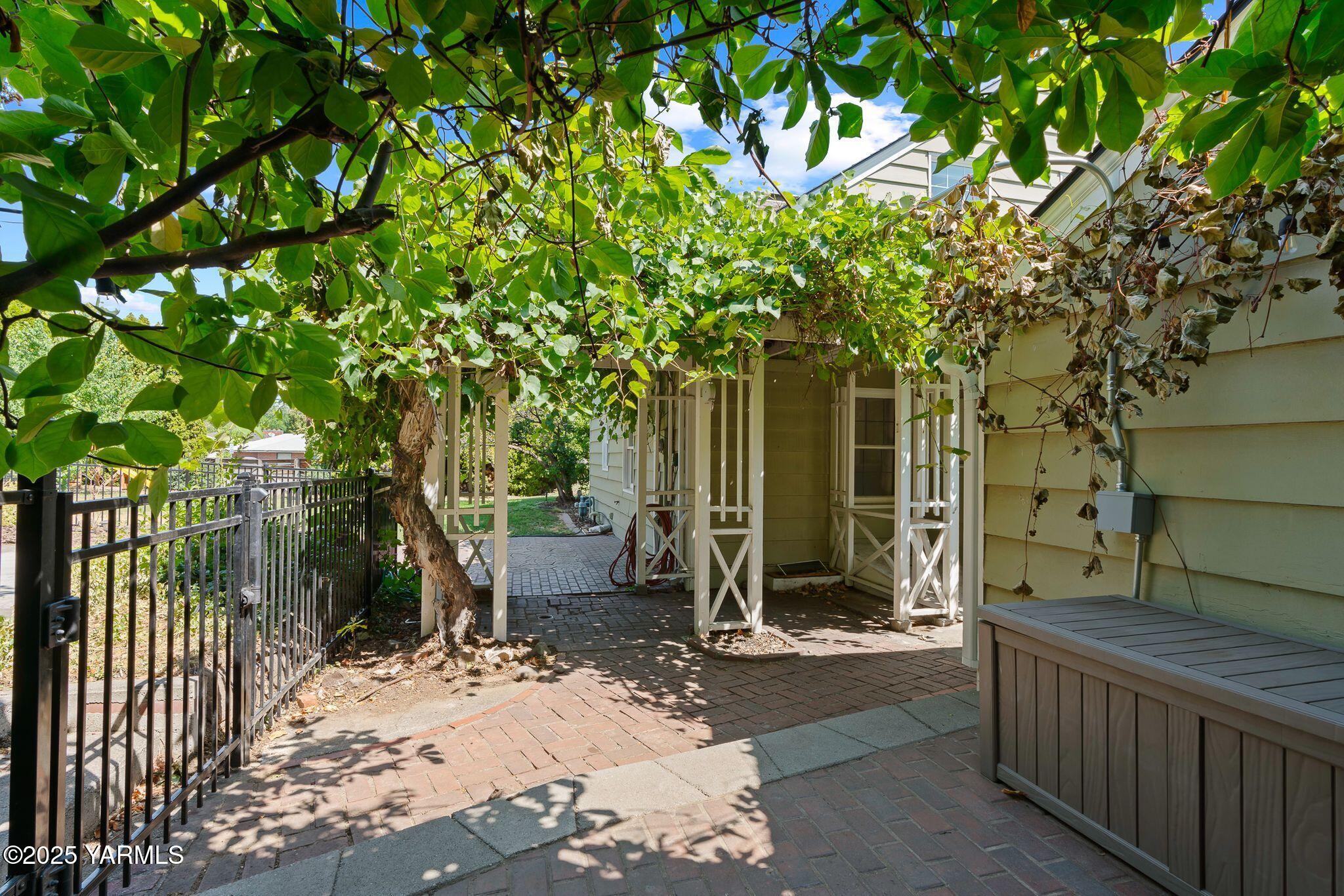 3310 Summitview Avenue Yakima, WA 98902 - Photo 32 of 39 a view of backyard with trees