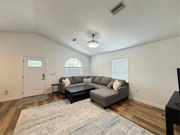 $4,800 | 2723 West Arch Street, Tampa, FL 33607