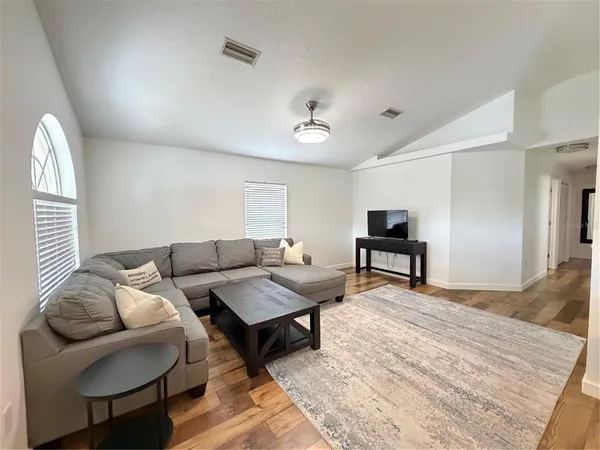 $4,800 | 2723 West Arch Street, Tampa, FL 33607