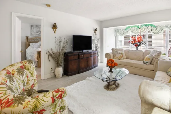 $185,900 | 2501 Red Hibiscus Boulevard, Unit 201, Delray Beach, FL 33445