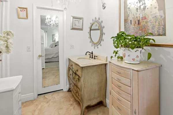 $185,900 | 2501 Red Hibiscus Boulevard, Unit 201, Delray Beach, FL 33445