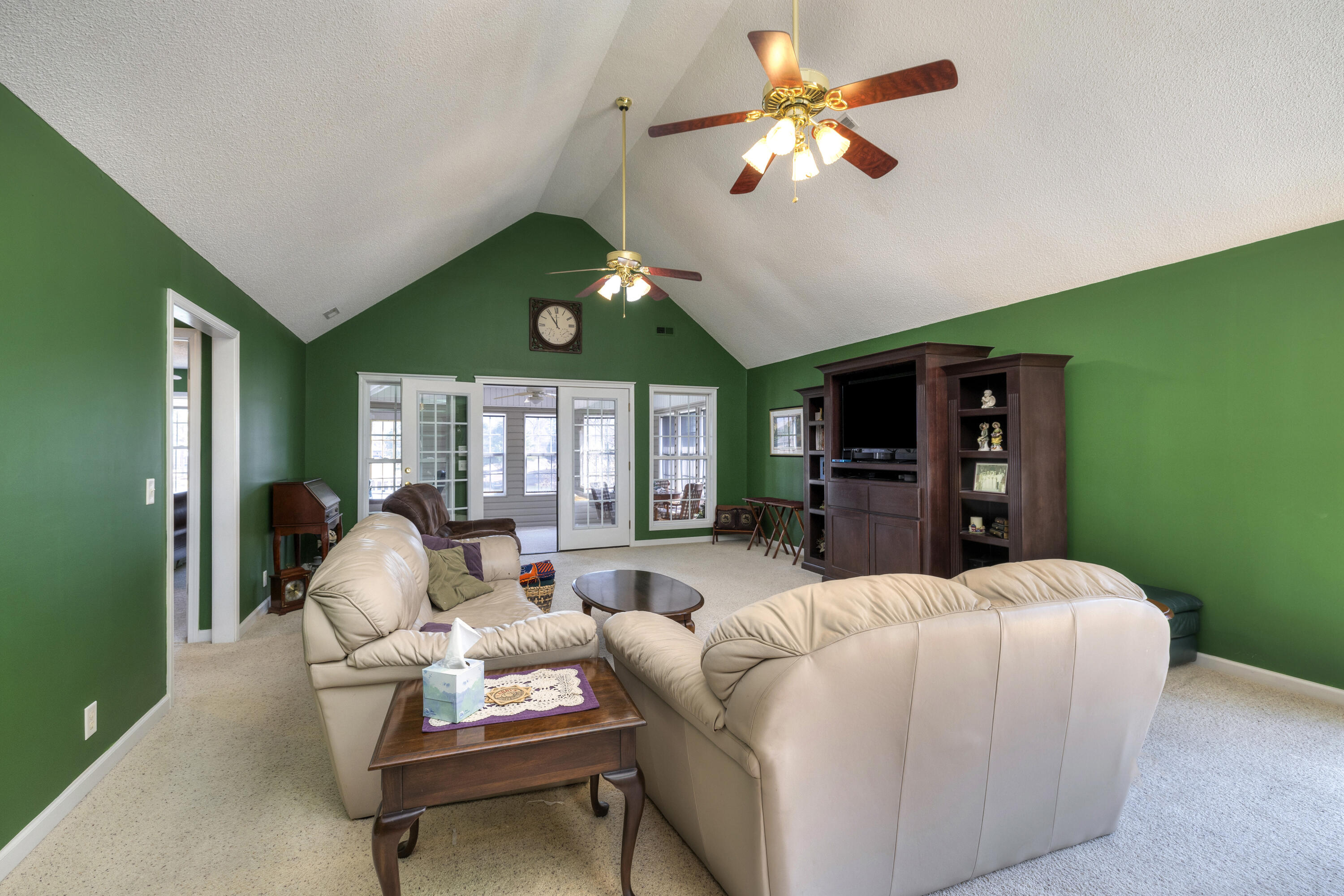 47 North Lake Circle Manning, SC 29102 - Photo 13 of 74 GREAT ROOM