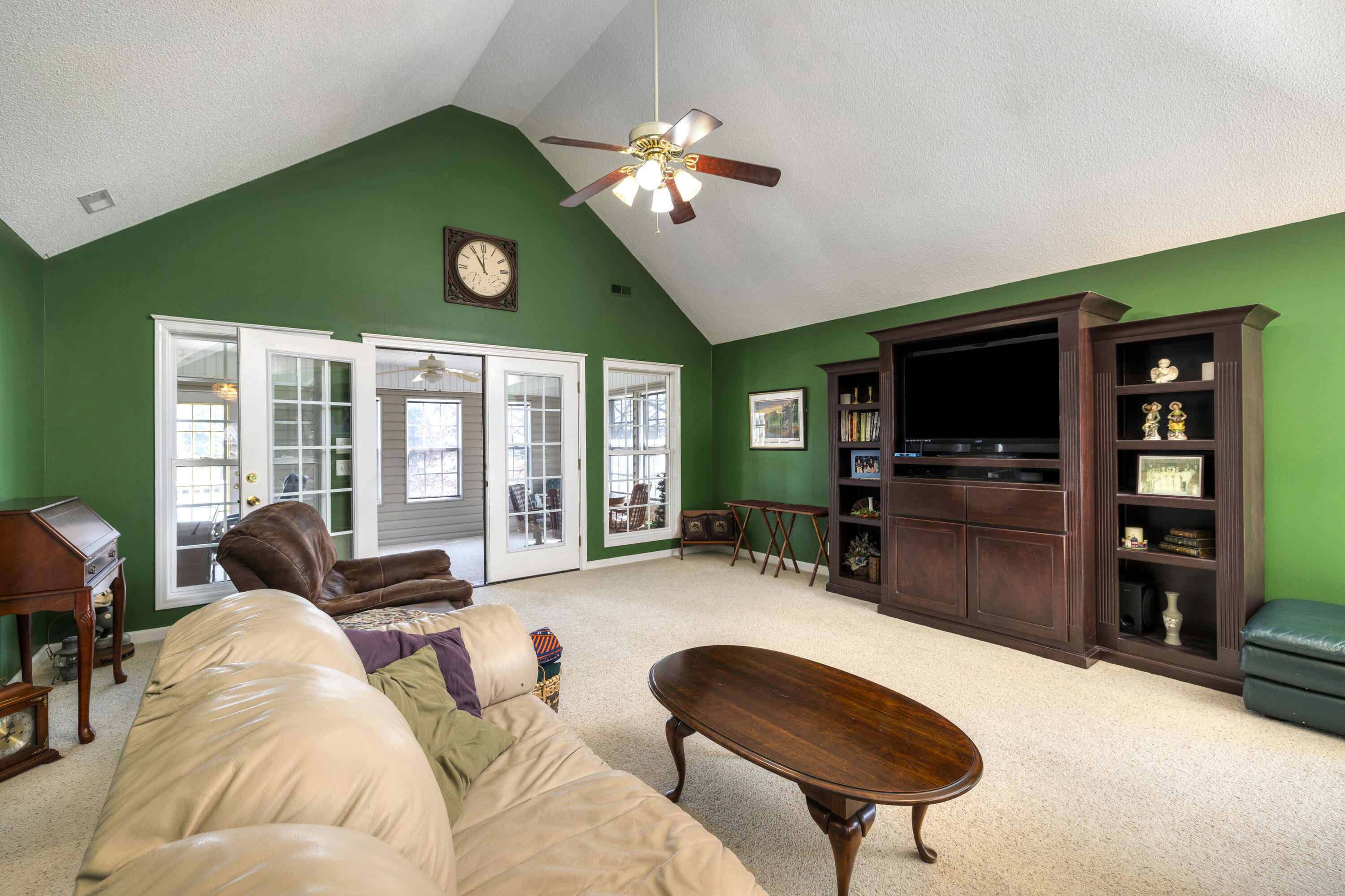 47 North Lake Circle Manning, SC 29102 - Photo 14 of 74 GREAT ROOM